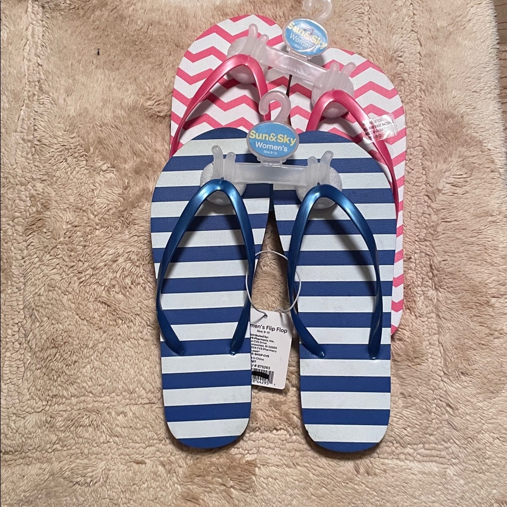 NWT 2 pairs of flip flops